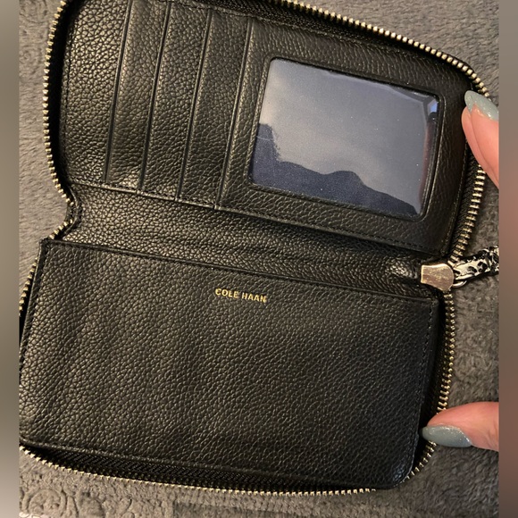Cole Haan black wristlet with snakeskin print logo and handle - Picture 3 of 3